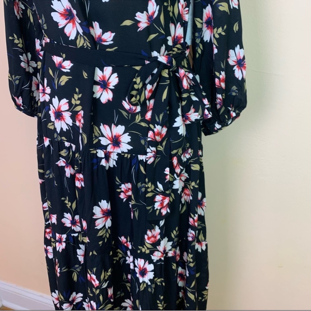 New! VELVET by GRAHAM & Spencer Tiered Belted Floral Midi Dress - Picture 6 of 11